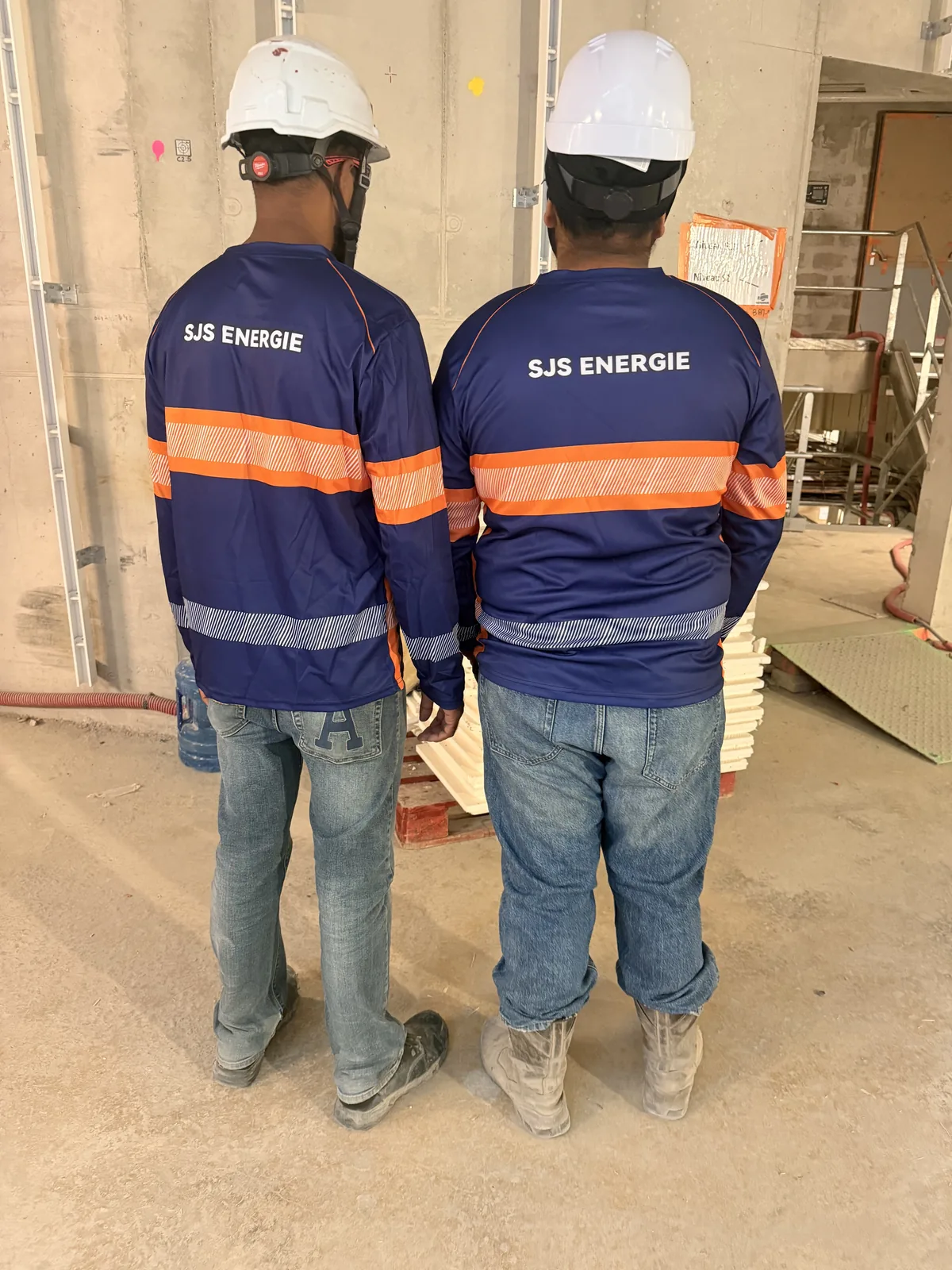 Équipe SJS Énergie sur un chantier électrique